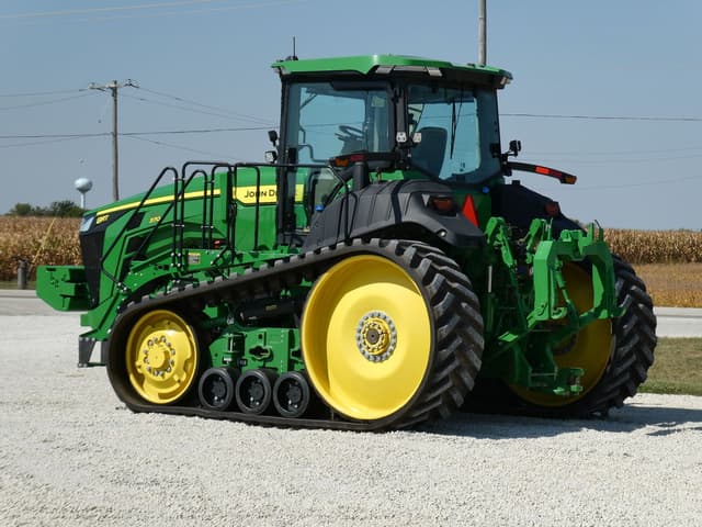 Image of John Deere 8RT 370 equipment image 2