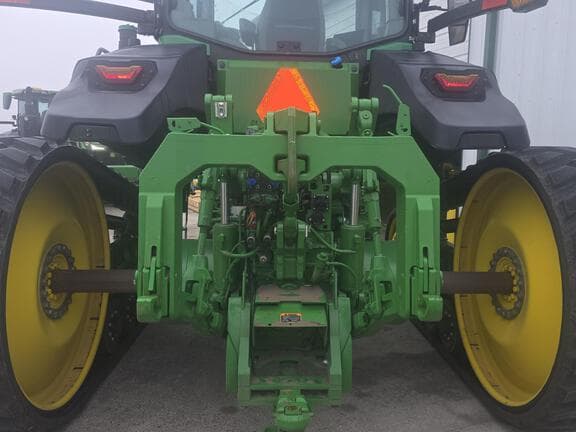 Image of John Deere 8RT 410 equipment image 4