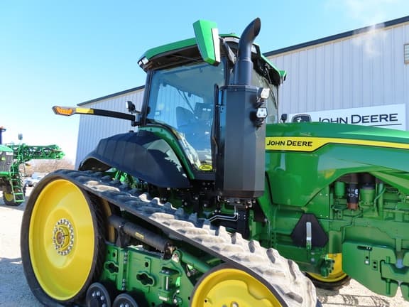Image of John Deere 8RT 410 equipment image 2
