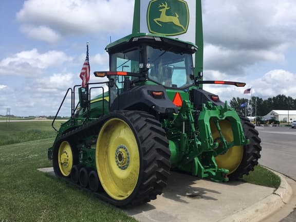 Image of John Deere 8RT 410 equipment image 4