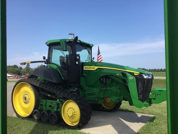 Image of John Deere 8RT 410 equipment image 2