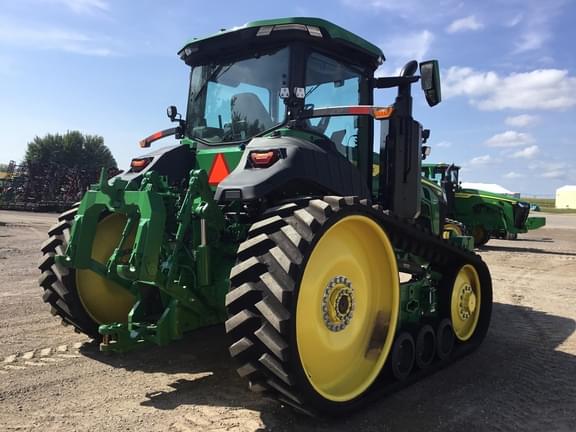 Image of John Deere 8RT 410 equipment image 4