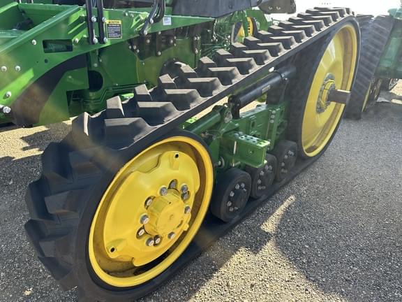 Image of John Deere 8RT 410 equipment image 3
