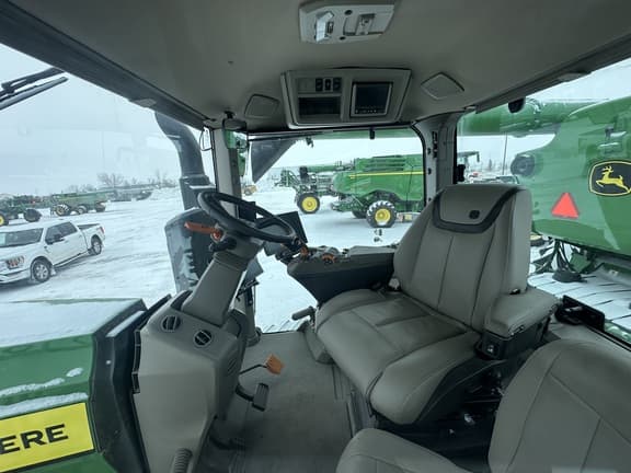 Image of John Deere 8RT 410 equipment image 4