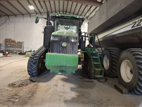 Image of John Deere 8RT 410 equipment image 3