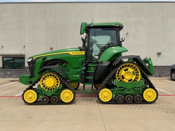 2024 John Deere 8RX 370 Equipment Image0