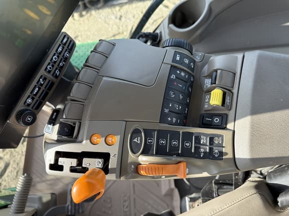 Image of John Deere 8RX 410 equipment image 1