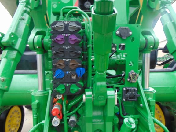 Image of John Deere 8RX 410 equipment image 4