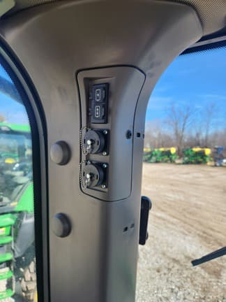 Image of John Deere 8RX 410 equipment image 4
