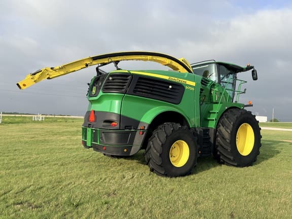 Image of John Deere 9700 equipment image 2