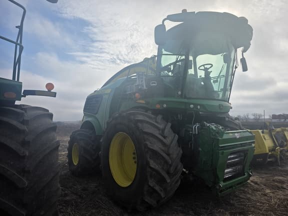 Image of John Deere 9700 equipment image 2