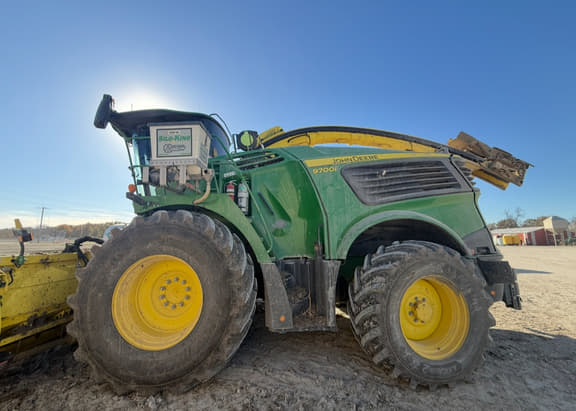Image of John Deere 9700 equipment image 3