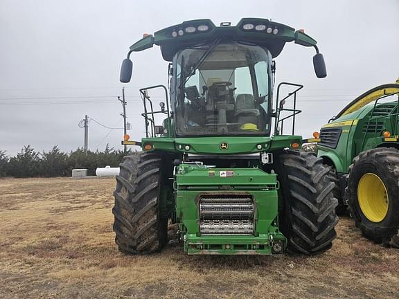 Image of John Deere 9700 equipment image 1