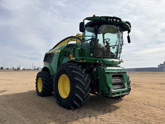Image of John Deere 9700 equipment image 1