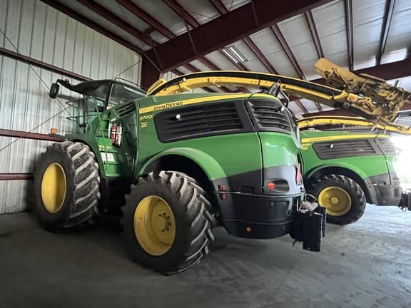 Image of John Deere 9700 equipment image 1