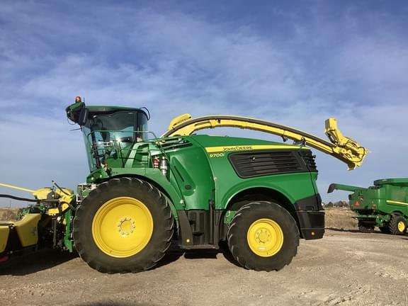 Image of John Deere 9700 equipment image 3