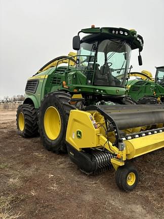 Image of John Deere 9700 equipment image 1