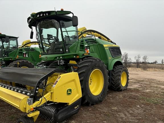 Image of John Deere 9700 equipment image 1