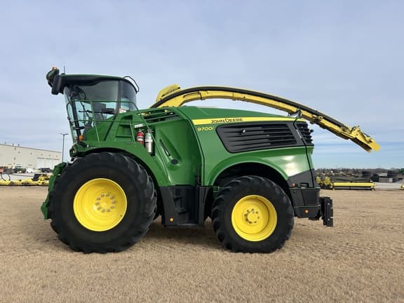 Image of John Deere 9700 equipment image 4