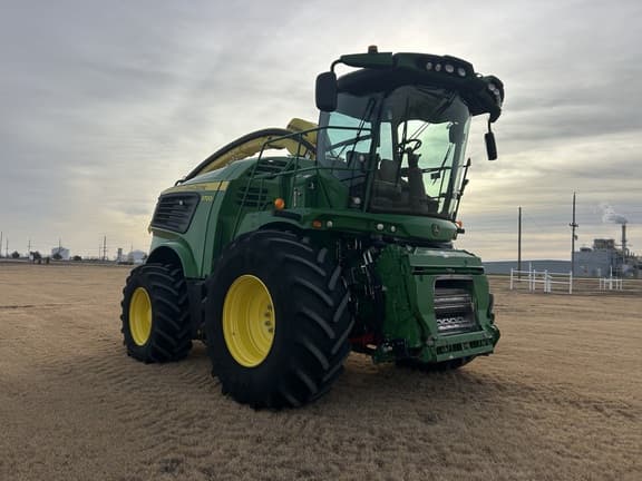 Image of John Deere 9700 equipment image 1