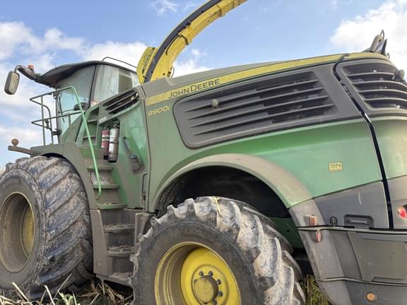Image of John Deere 9900 Primary image