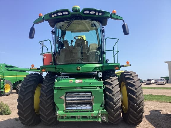 Image of John Deere 9900i equipment image 1
