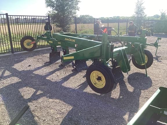Image of John Deere 995 equipment image 1