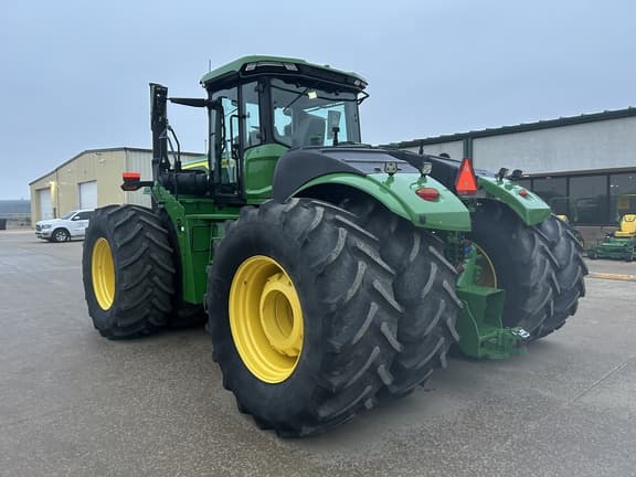 Image of John Deere 9R 390 equipment image 2