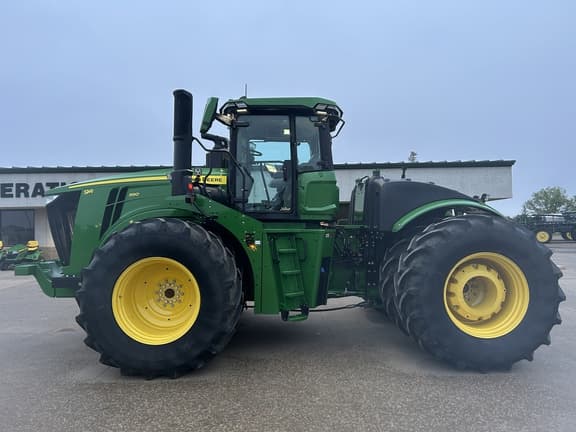 Image of John Deere 9R 390 equipment image 1