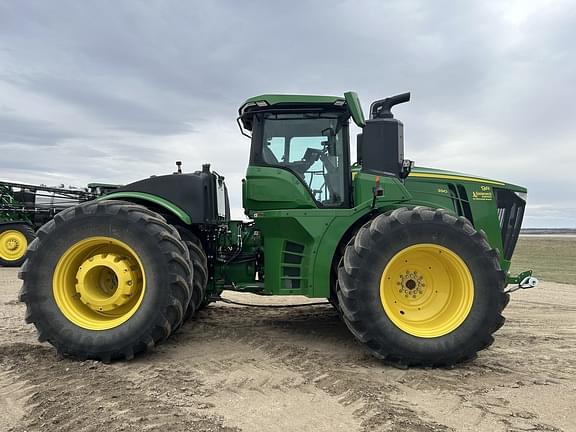 Image of John Deere 9R 390 equipment image 2