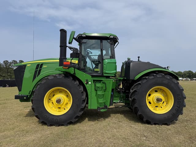 Image of John Deere 9R 390 equipment image 1