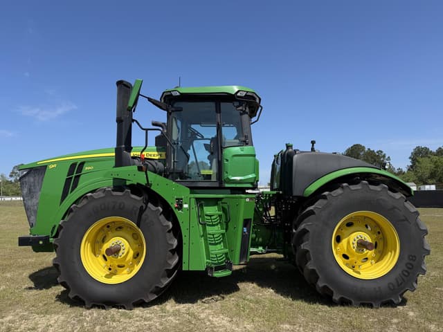 Image of John Deere 9R 390 equipment image 1