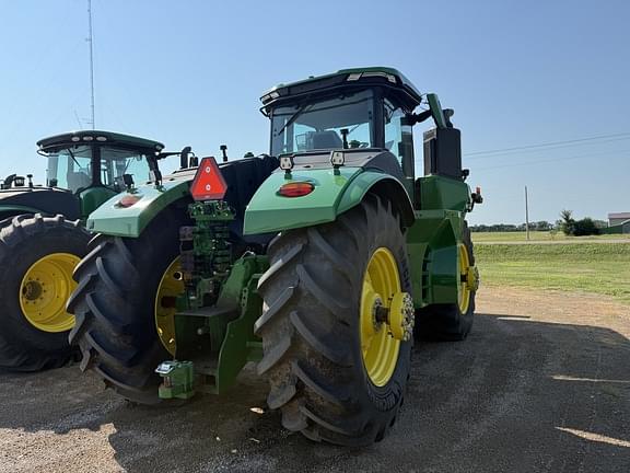 Image of John Deere 9R 390 equipment image 4