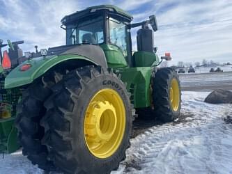 Image of John Deere 9R 390 equipment image 2