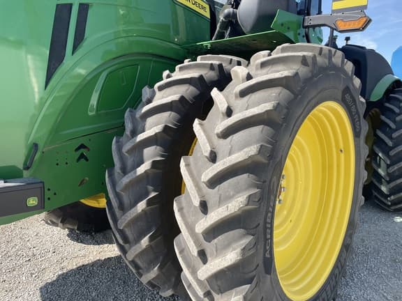Image of John Deere 9R 440 equipment image 2