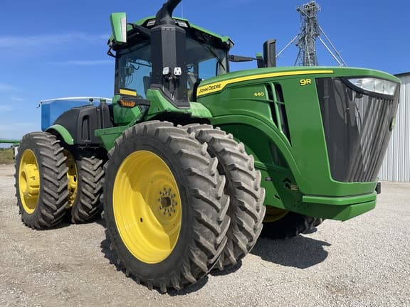 Image of John Deere 9R 440 equipment image 1
