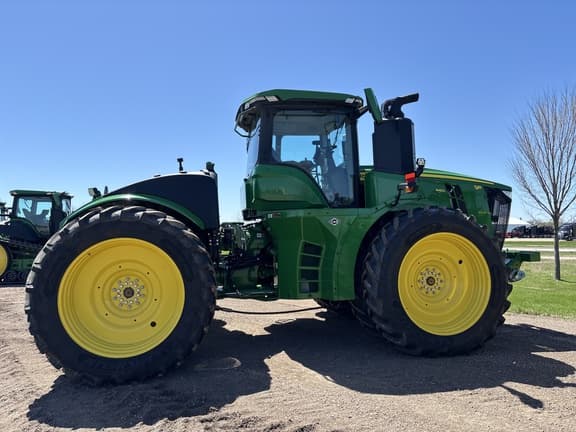 Image of John Deere 9R 440 equipment image 1