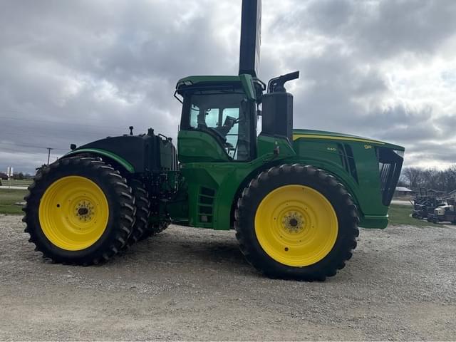 Image of John Deere 9R 440 equipment image 1