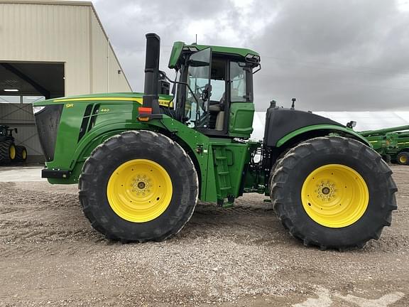 Image of John Deere 9R 440 equipment image 1