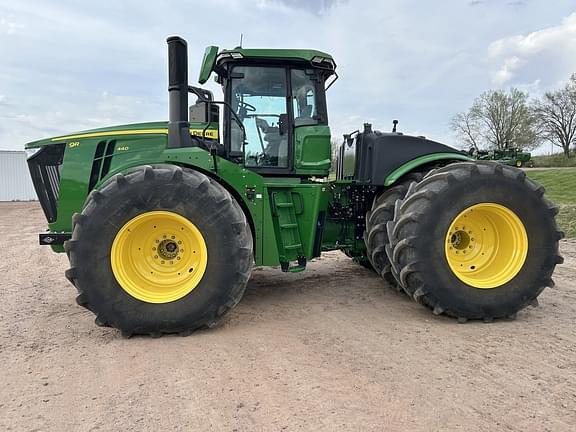 Image of John Deere 9R 440 equipment image 2