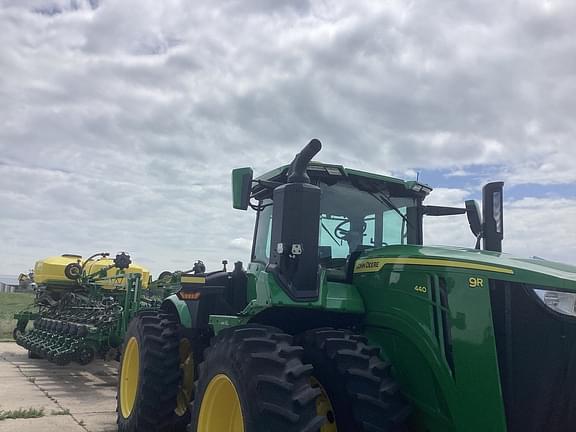 Image of John Deere 9R 440 equipment image 1