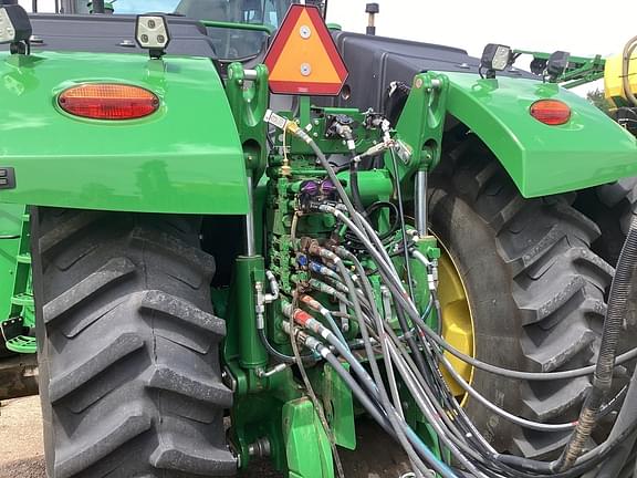 Image of John Deere 9R 440 equipment image 4