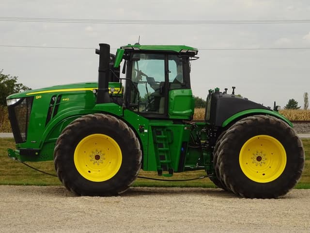 Image of John Deere 9R 440 equipment image 1