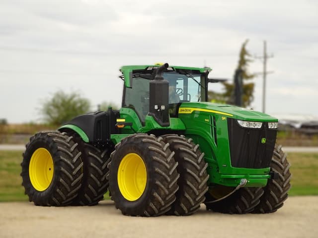 Image of John Deere 9R 440 equipment image 2