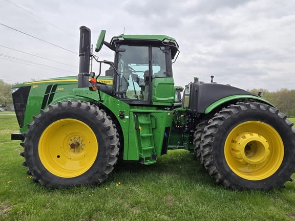 2024 John Deere 9R 440 Equipment Image0