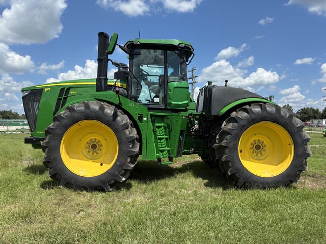 Image of John Deere 9R 440 equipment image 1