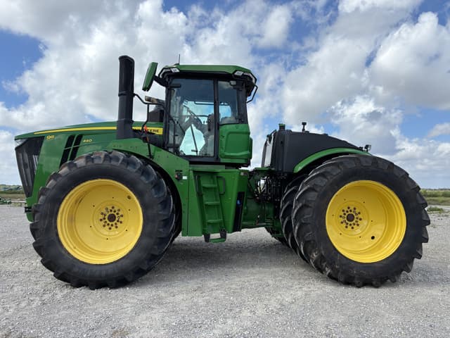 Image of John Deere 9R 440 equipment image 1