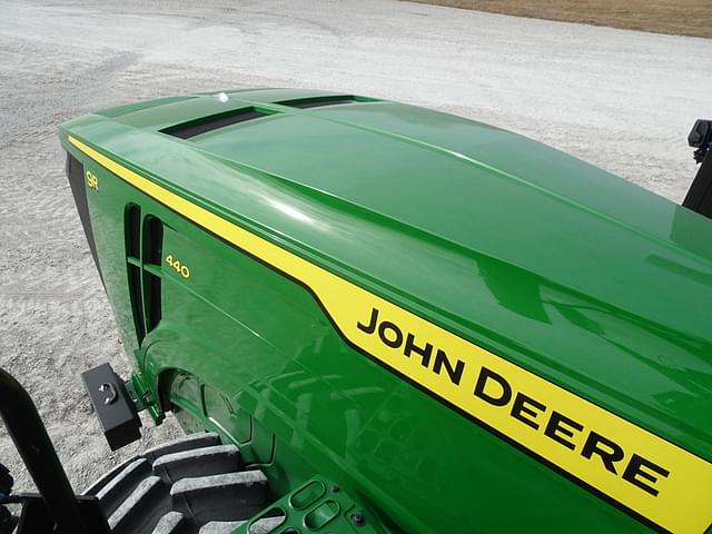 Image of John Deere 9R 440 equipment image 1