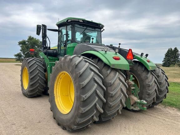 Image of John Deere 9R 490 equipment image 1