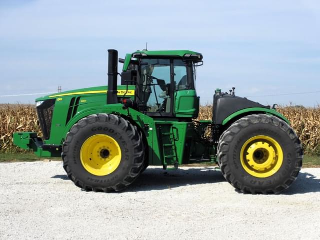 Image of John Deere 9R 590 equipment image 1